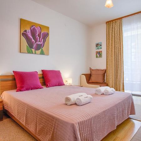 Cozy One-Bedroom Apartment With Nature View By Flat Mаnager Raslog Exterior foto